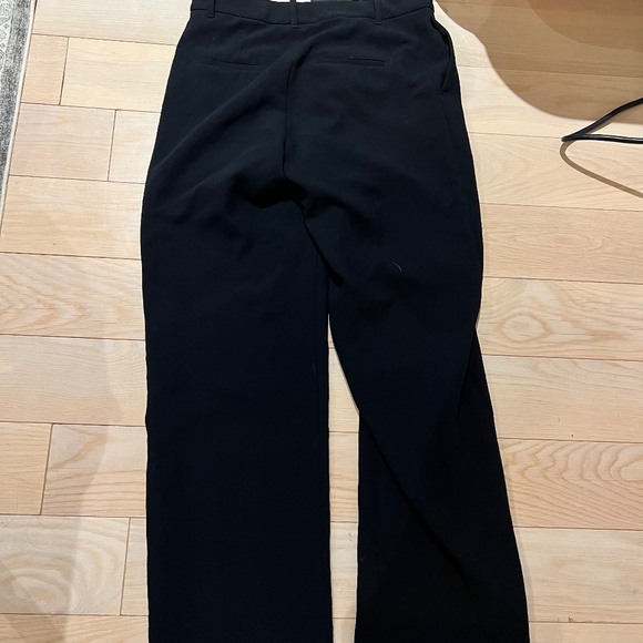 Aritzia Effortless Pants in Black - Picture 4 of 4